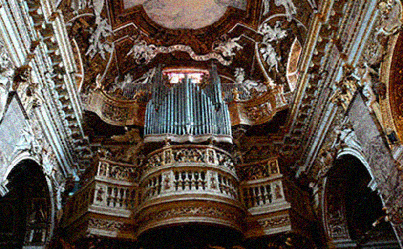 organo a canne in chiesa